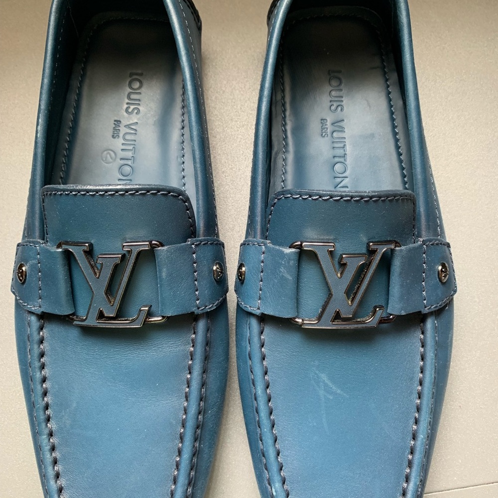 Louis Vuitton 100% Authentic, clean like new.